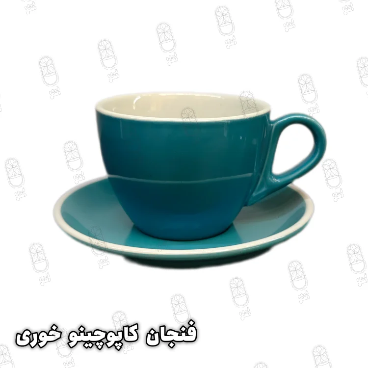 فنجان کاپوچینو خوری